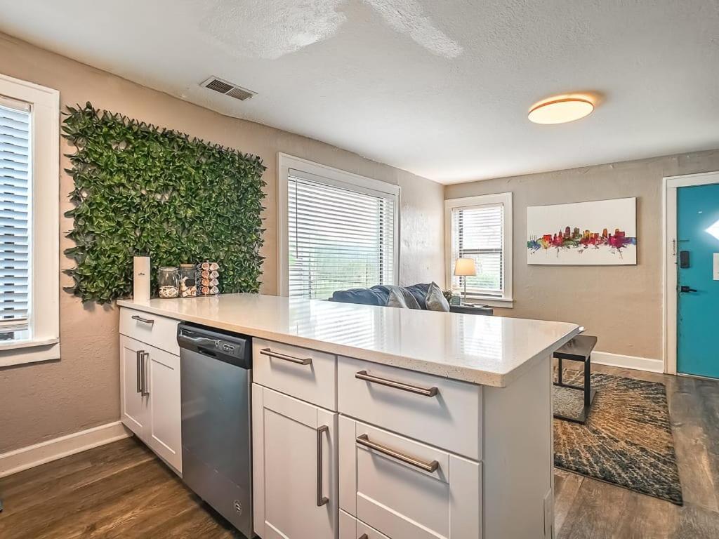 Heart Of Westport 1Br Vila Kansas City Exterior foto